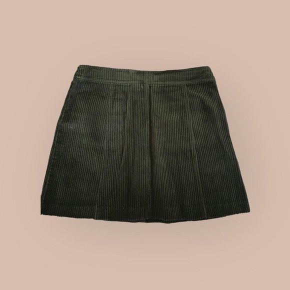 Classic Zara Dark Green Skirt - Picture 2 of 4